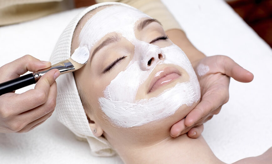 BENEFITS OF DEEP CLEANSING FACIAL